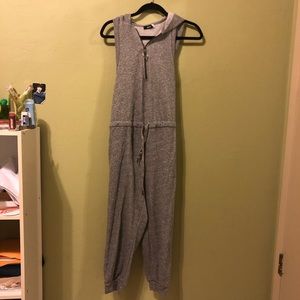 Sleeveless jumpsuit